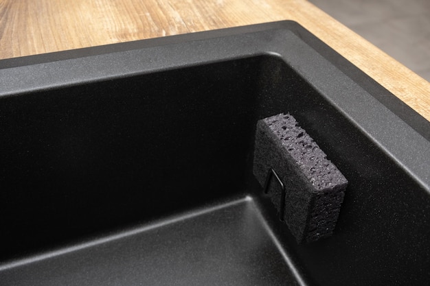 Czym czyścić zlew granitowy czarny, by nie stracił koloru?