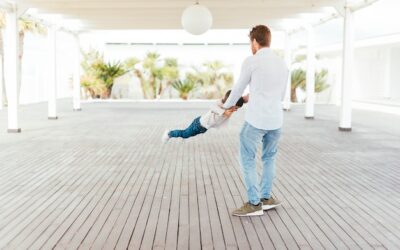 Czym wyczyścić płytki gresowe na tarasie, by odzyskały swój blask?