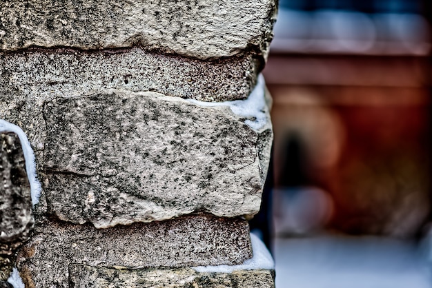 Ile kosztuje ułożenie kamienia elewacyjnego i od czego zależy cena?