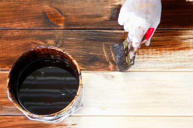 Jaki olej do olejowania drewna sprawdzi się w domu?