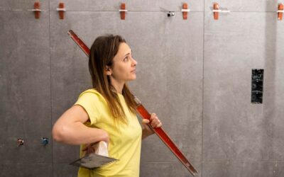 Jak zrobić spadek w prysznicu, żeby uniknąć problemów z odpływem?