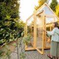 Jak ocieplić domek drewniany na działce, by cieszyć się komfortem przez cały rok?